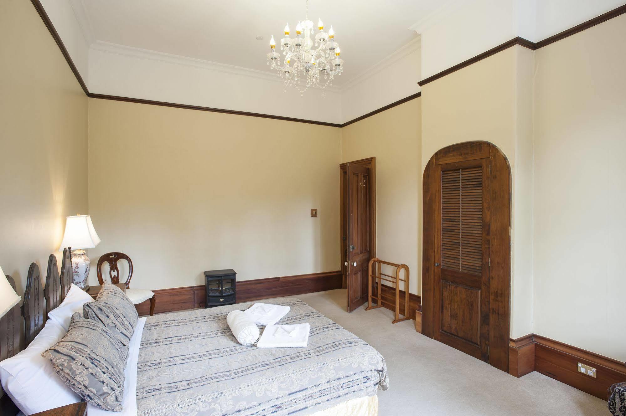 Fellworth House For Solo Travellers Hotel Nelson Bagian luar foto